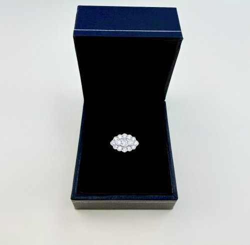 18ct. Yellow Gold Diamond Oval Set Ring. NEW STOCK.