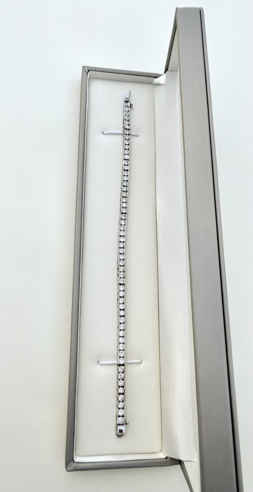 Silver CZ Tennis Bracelet / Square Appearance. NEW IN.