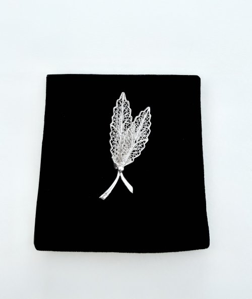 Silver Filigree Leaf Brooch. NEW STOCK.