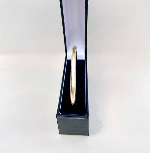 Hallmarked 9ct. Yellow Gold Round Bangle. NEW STOCK.