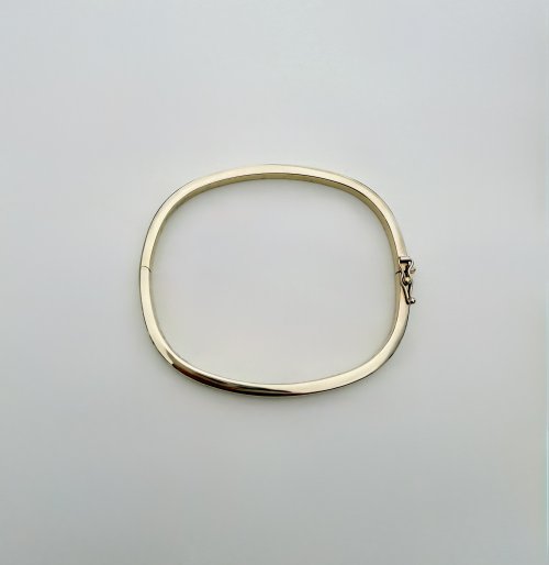 Hallmarked 9ct. Yellow Gold Rectangular Bangle. NEW STOCK.