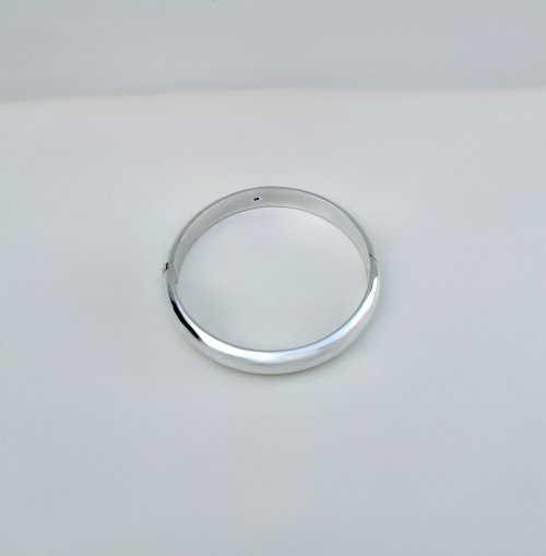 Silver Oval Bangle / Wide Profile. NEW STOCK.