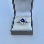 18ct. Sapphire &amp; Diamond Set Cluster Ring. 