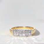 18ct. Gold Diamond Ring. DISCOUNTED.